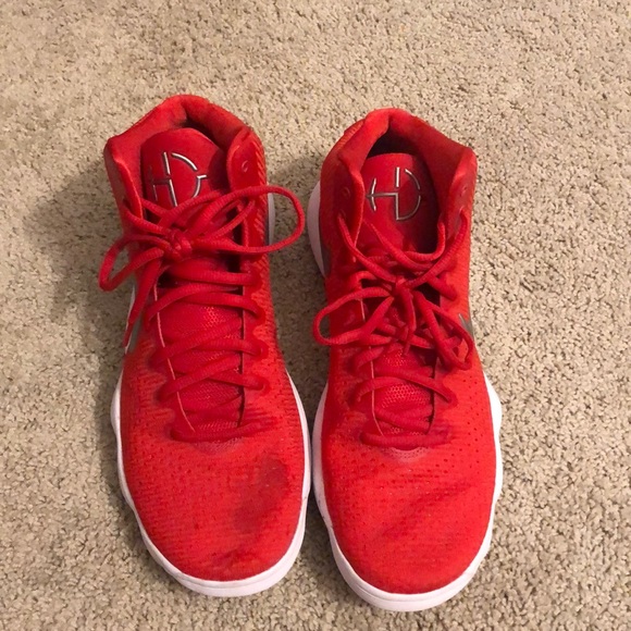 Red Hyperdunks - Picture 2 of 2